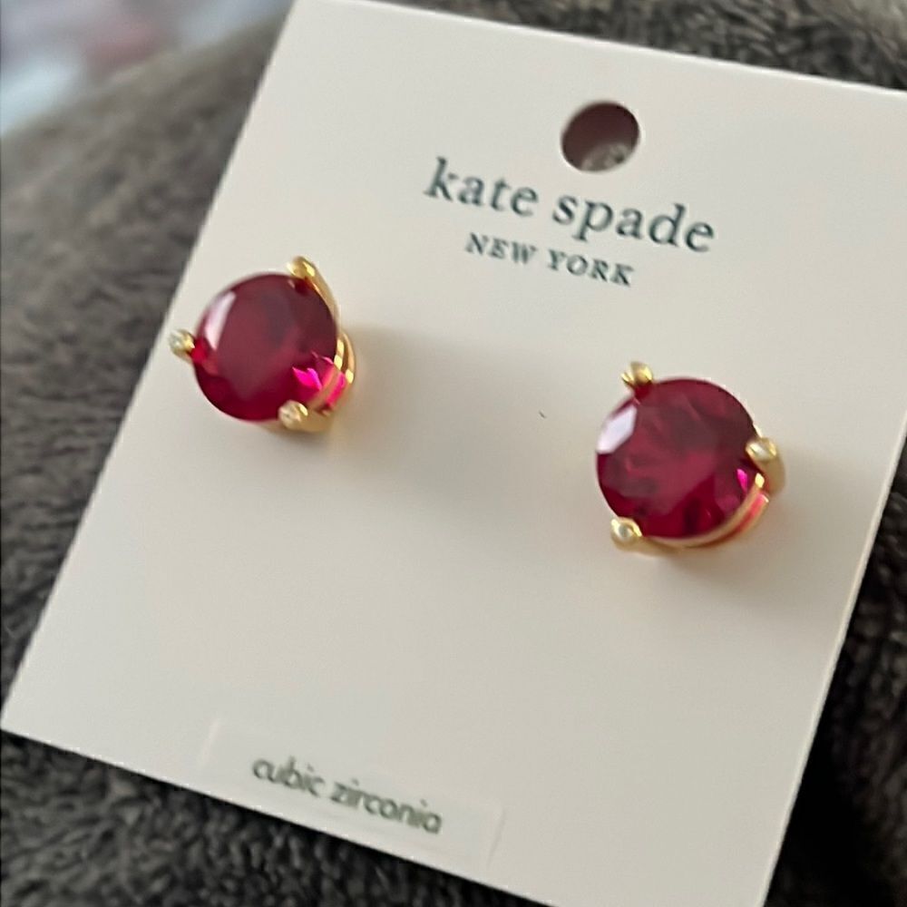 NWT Kate Spade New York Studs earrings V